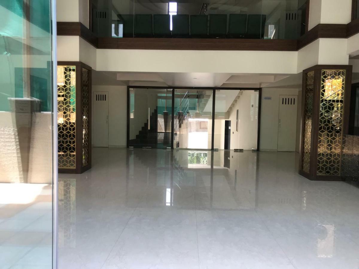 Kyriad Hotel Solapur By Othpl Sholapur Exterior foto