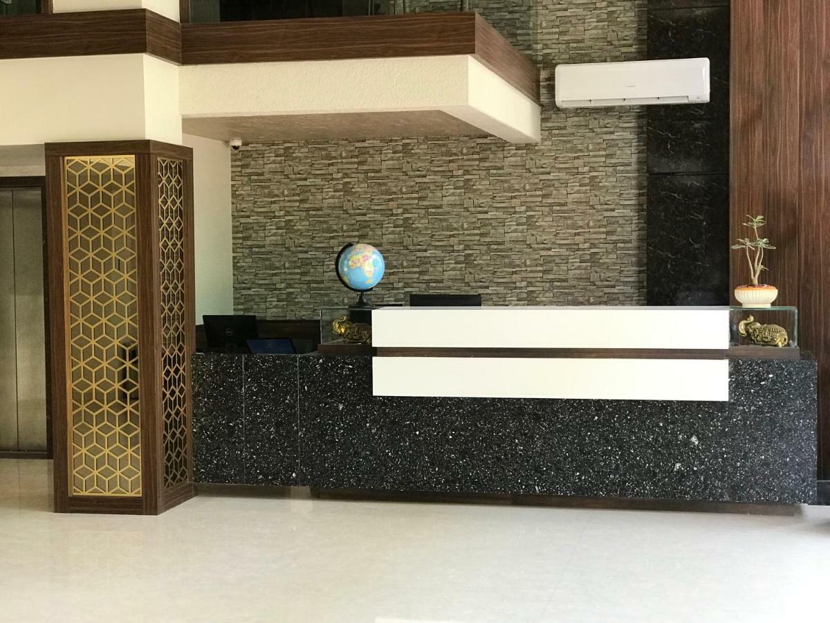 Kyriad Hotel Solapur By Othpl Sholapur Exterior foto